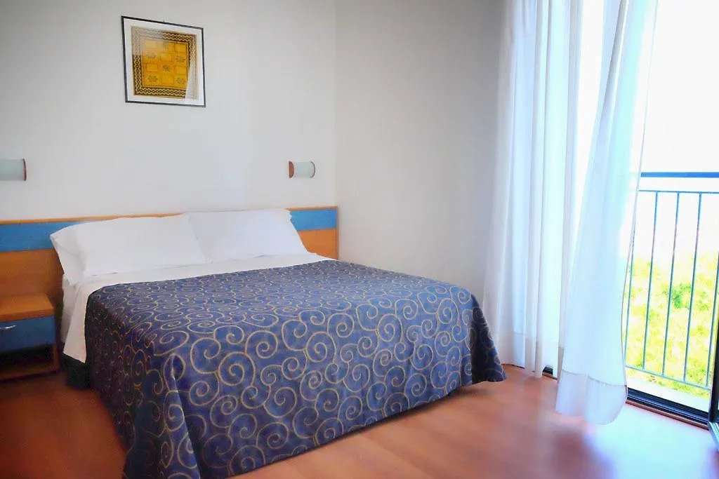 Hotel Fenix Cavallino-Treporti 3*,